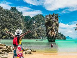 Au départ de Phuket : Baie de Phang Nga et excursion en canoë-kayak à bord d'un grand bateau
