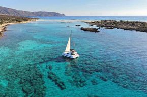 Catamaran à Elafonisi au coucher du soleil : snorkeling, paddle et repas sain