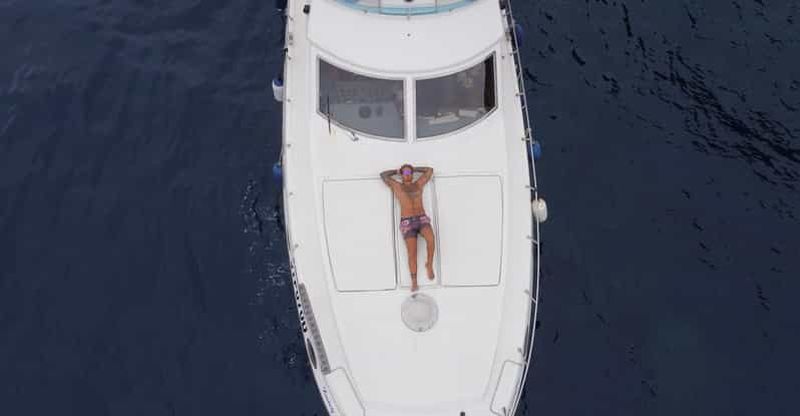 Île de Pantelleria : Tour de l'île en yacht avec Simone & Luck