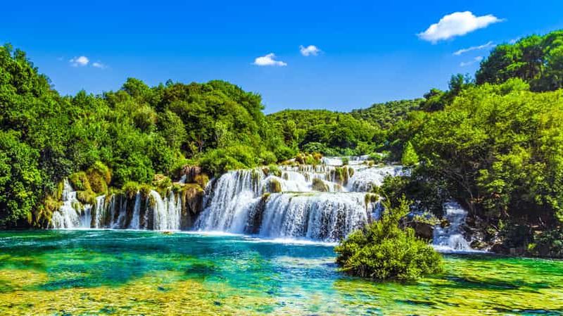 Au départ de Split et Trogir : Krka Waterfalls Day Tour avec tour en bateau
