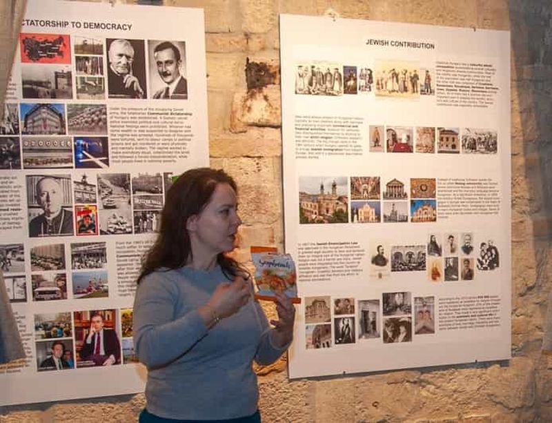 Budapest : Visite guidée de l'exposition des murs du ghetto avec un guide historique