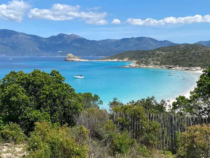 Excursion en 4x4 dans le désert des Agriates et sur la plage au départ de Calvi