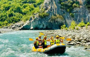 Depuis Permet : rafting sur la rivière Vjosa et thermes de Benja