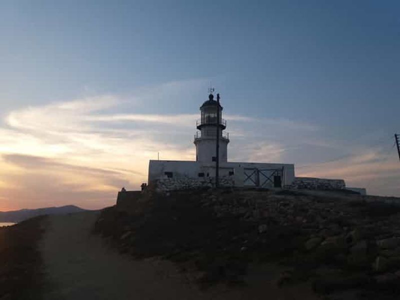 Visite du phare d'Armenistis au coucher du soleil