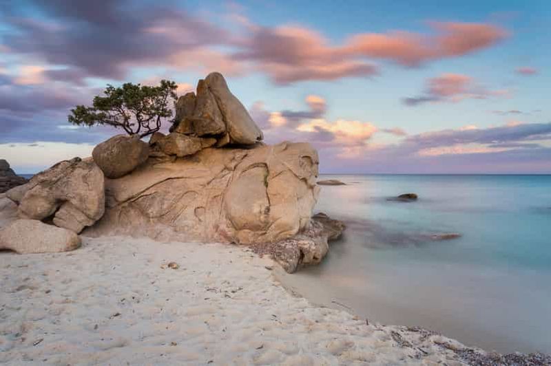 De Cagliari : Villasimius et les plages de Solanas