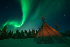 Rovaniemi : Excursion aux aurores boréales en Laponie avec barbecue