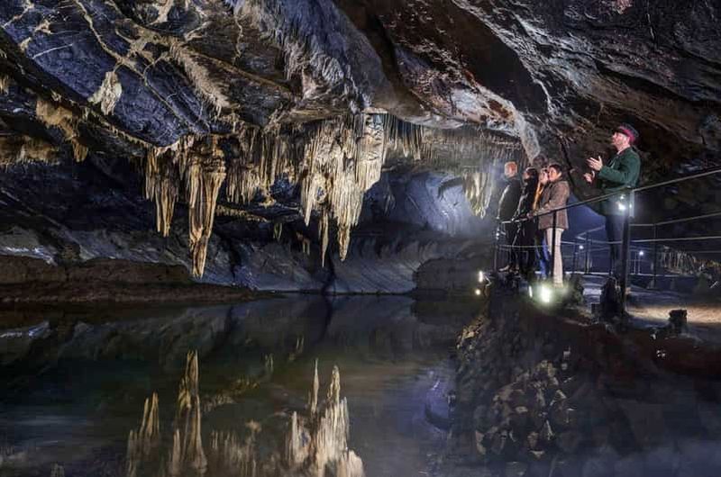 Au départ de Bruxelles : Visite guidée de la Grotte de Han et de Dinant