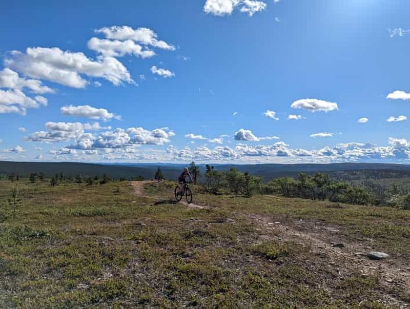 Saariselkä : Sentiers d'écoulement et randonnée en VTT dans les jardins rocheux