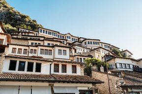 Depuis Tirana : visite d'une journée à Berat et Belsh en petit groupe