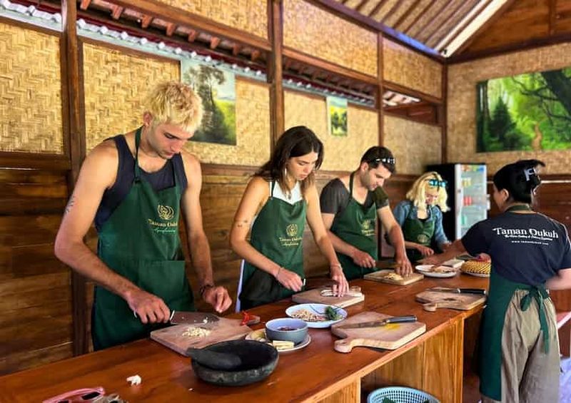 Ubud : Cours de cuisine balinaise dans une ferme biologique