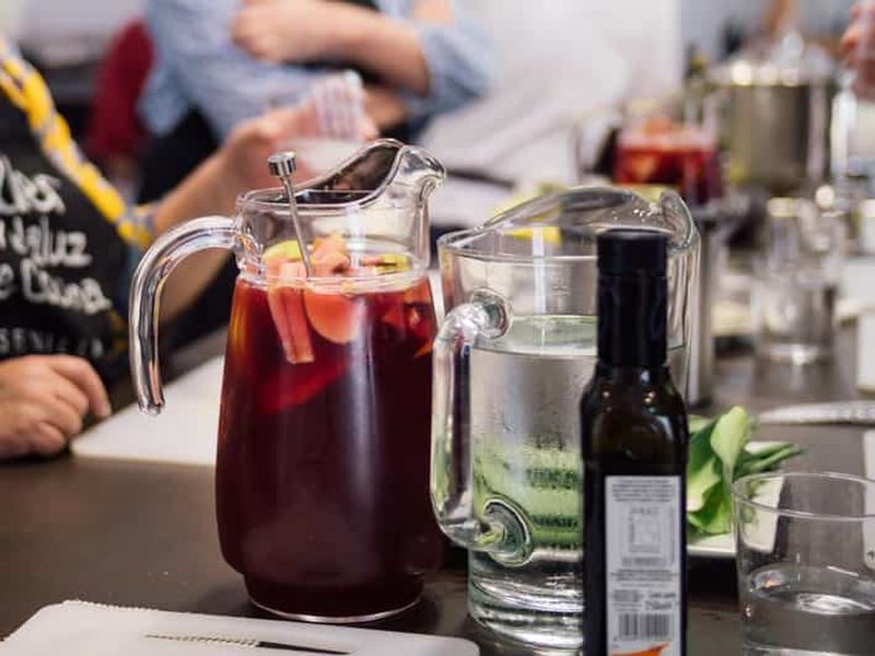 Séville : cours de cuisine espagnole de 3h30 et visite du marché de Triana