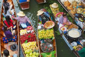 Bangkok : marché ferroviaire et marché flottant avec tour en bateau