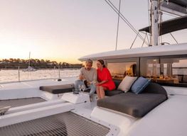 Catamaran de luxe à Héraklion Île de Dia | Menu gastronomique