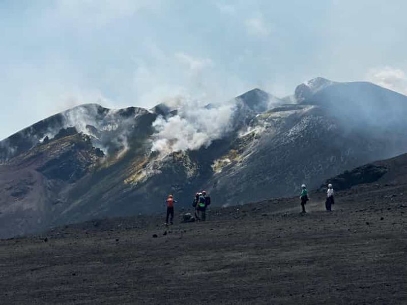 Sommet de l'Etna 3300 m : randonnée sur le volcan actif