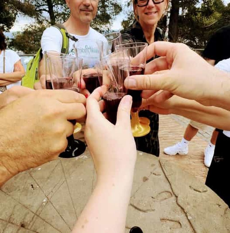 Barcelone : visite de Montjuïc avec un verre de vin