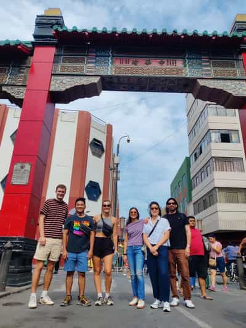 Visite culinaire, Barrio chino, mercado central, parque la muralla