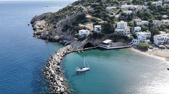 Les points forts d'Ikaria : arrêts dans les villages, sources thermales et déjeuner.