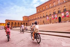 Florence : Tour de ville en E-Bike avec arrêt à la Piazzale Michelangelo