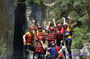 Exploration de la cascade de Bogova et du canyon d'Osumi avec équipement