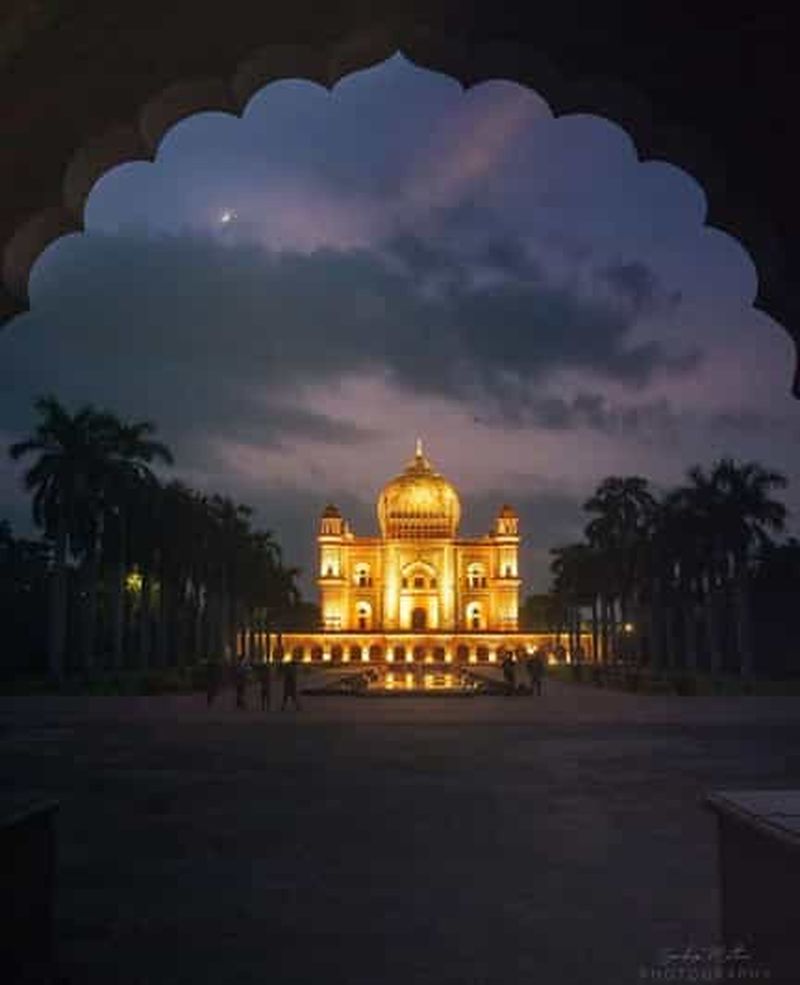 Delhi : visite nocturne du temple Akshardham, de la porte de l'Inde et de Safdarjung