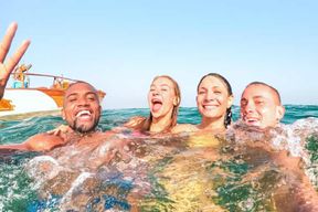Au départ de Sorrente : Tour en bateau à Capri avec plongée en apnée et boissons