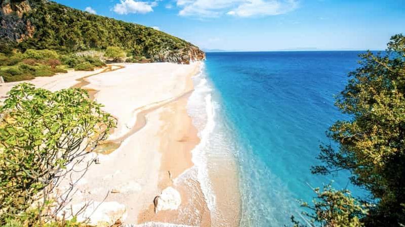 Escapade à la plage de Gjipe : Transfert privé de Tirana, Durres