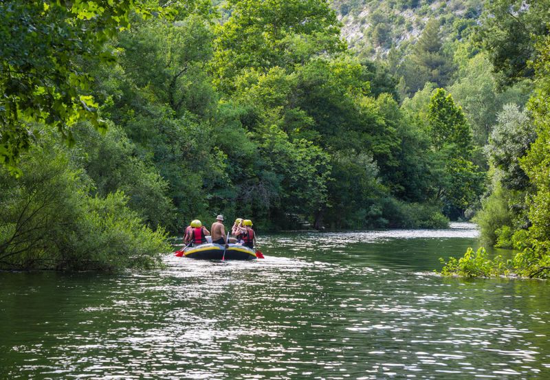 Rafting dans la rivière Cetina à Omiš