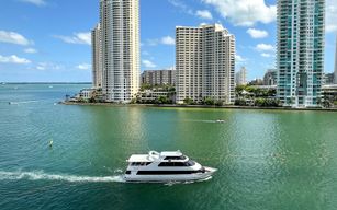 Croisière touristique en yacht de luxe dans la baie de Biscayne et à Celebrity Homes