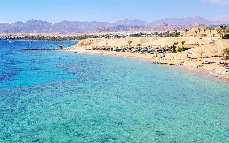 À partir de Charm El-Cheikh : excursion d'une demi-journée par la route au parc Ras Mohamed, à la porte d'Allah et au lac magique