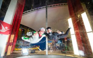 Expérience de saut en parachute à l'intérieur de iFly Dubai