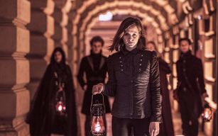 Visite guidée à pied en soirée du château de Buda : mythes et vampires