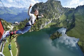 Saut à l'élastique au mont Stockhorn à Interlaken
