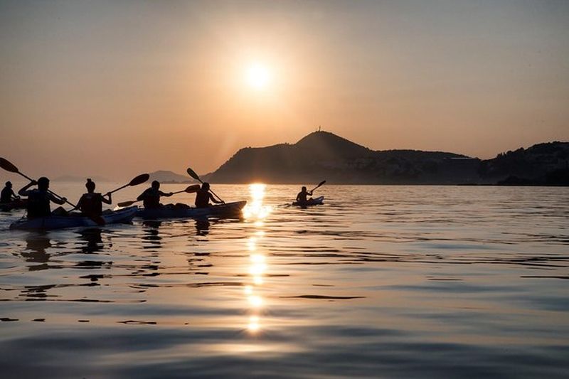 Balade en kayak au coucher du soleil avec dégustation de vin à Dubrovnik