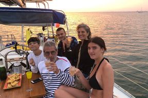 Balade en voilier au coucher du soleil en Camargue