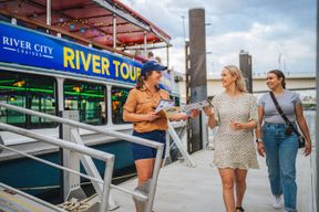 Croisière touristique sur la rivière à Brisbane