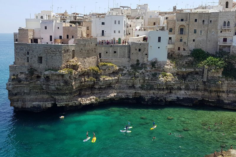 Balade en paddle surf à Polignano a Mare