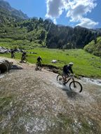 Location de vélos chez IZI BIKE Courchevel
