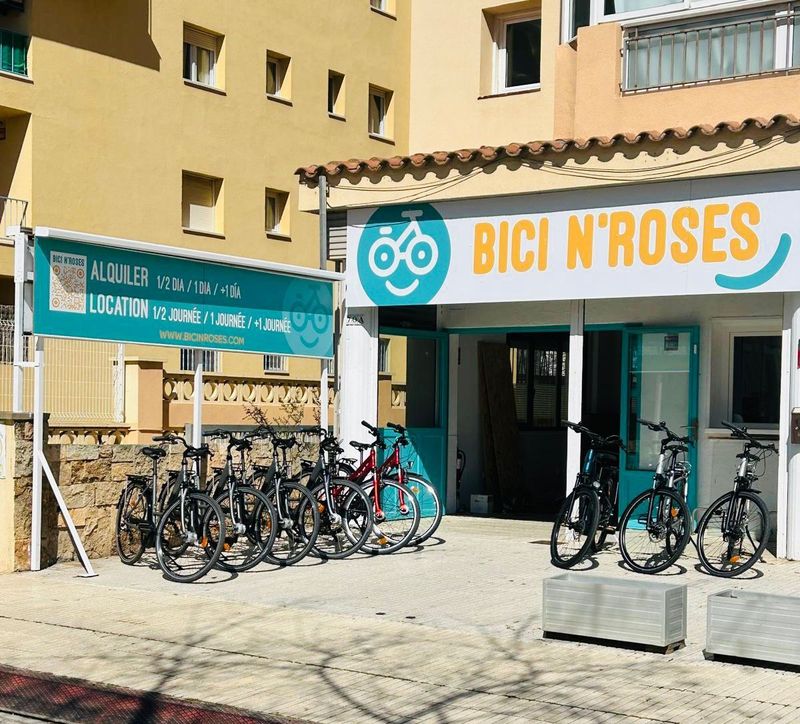 Location de vélos chez BICI N'ROSES