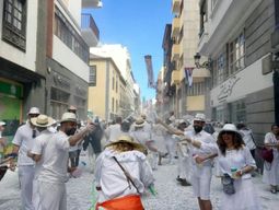 Transfert vers le carnaval de Los Indianos - 16-02-2026