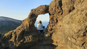 Trekking à travers les paysages volcaniques de l'île de Vulcano