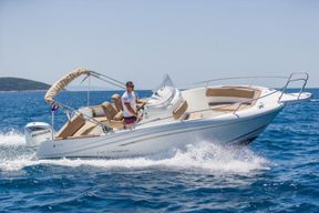 Location de bateau - Jeanneau Cap Camarat 7.5 CC (Motorboat)