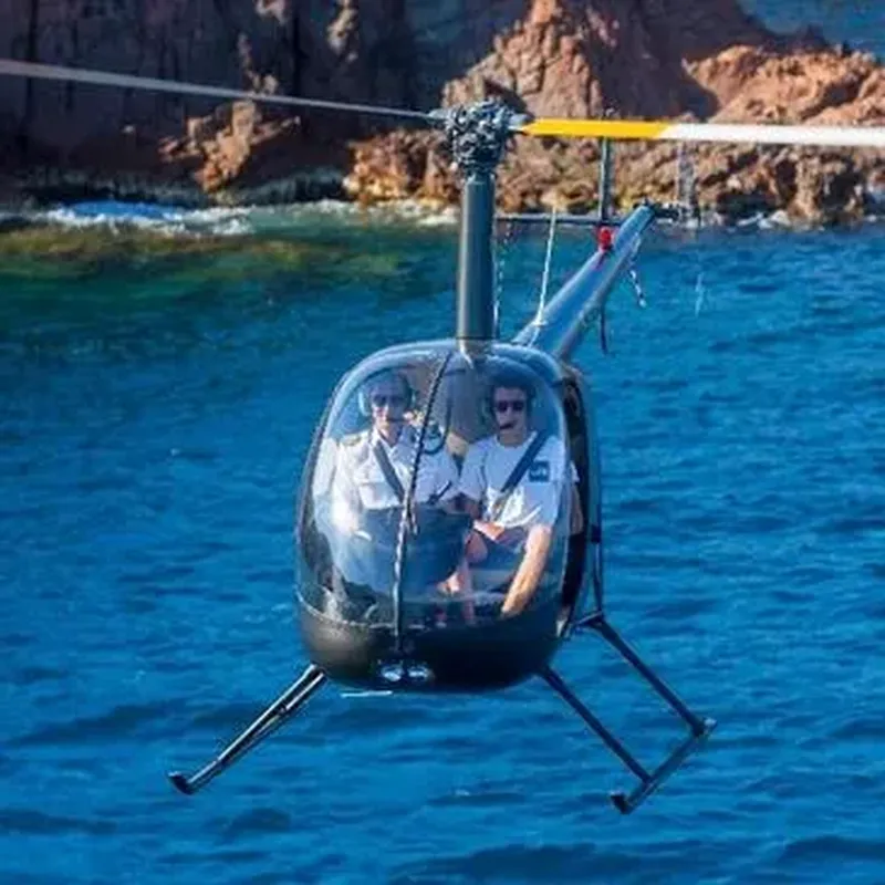 Vol d'Initiation au Pilotage d'Hélicoptère à Cannes