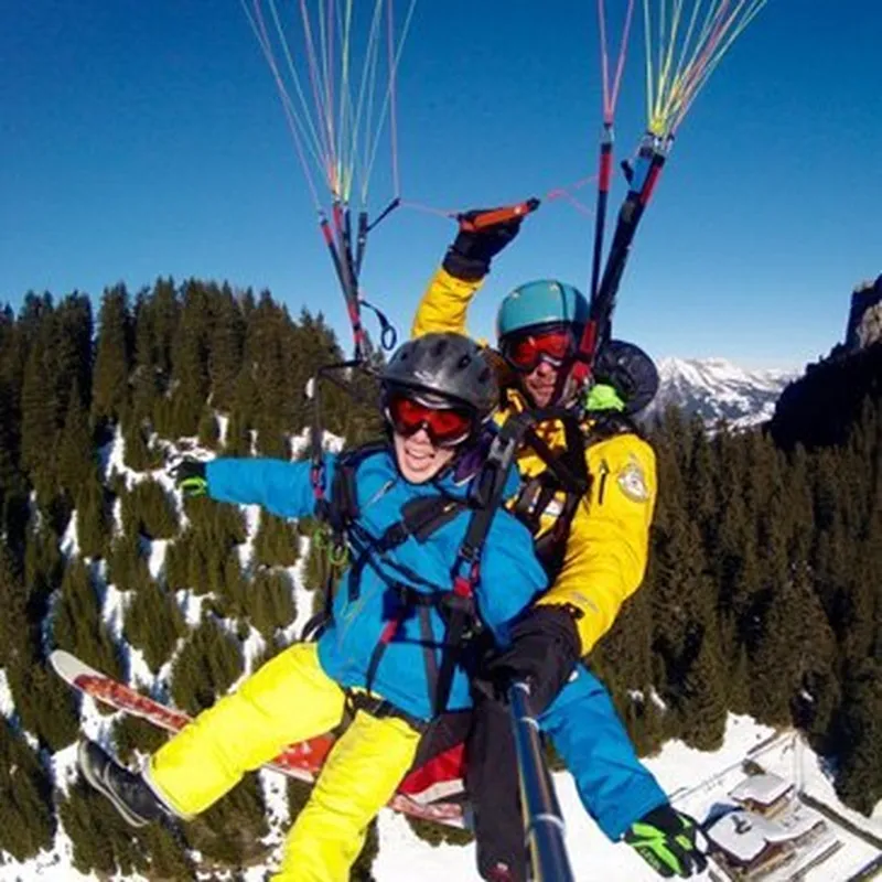 Baptême en Parapente à Skis près de Lausanne en Suisse