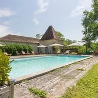 Nuit au Château de la Combe dans le Périgord