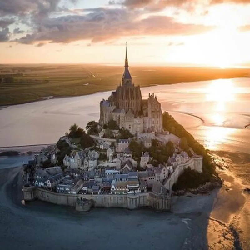 Baptême en Hélicoptère - Survol du Mont Saint Michel