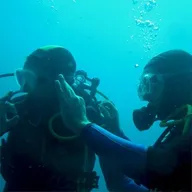 Baptême de Plongée en Combinaison Étanche à Saint-Malo