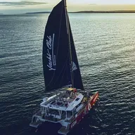 Balade en Catamaran au Coucher de Soleil à La Grande-Motte