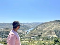 Vallée du Douro : Excursion d'une journée + dégustation de vin, de fromage et d'huile d'olive depuis Porto
