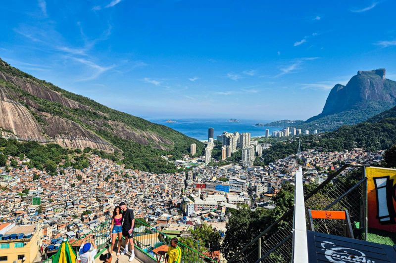 Rio de Janeiro : Visite guidée de la favela de Rocinha en jeep + transfert à l'hôtel