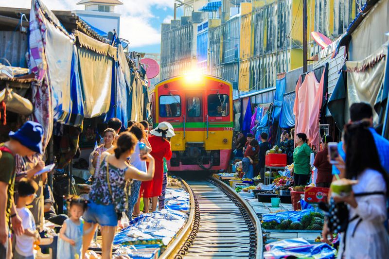 Au départ de Bangkok : Visite du marché flottant d'Amphawa et du marché ferroviaire de Maeklong